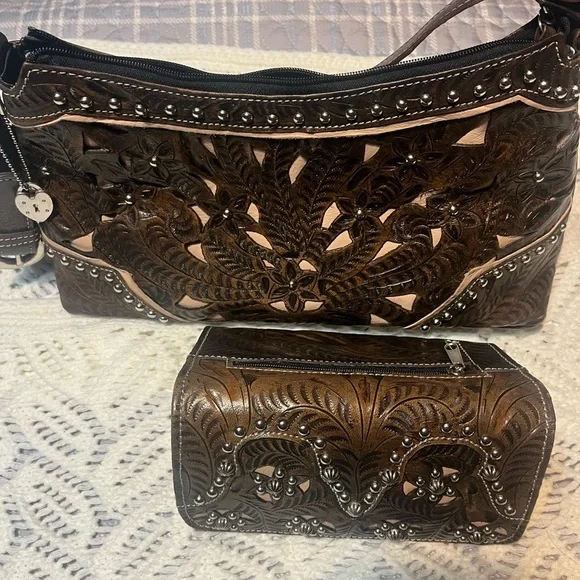 Elegant Brown Embossed Women's Bag Set - Picture 3 of 5